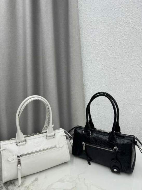 Picture of Miu Miu Handbags _SKUfw238325094fw
